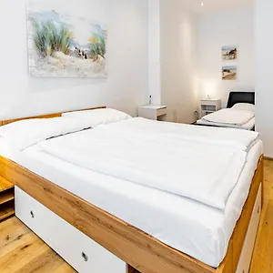  Апартаменты Budget West With Shared Kitchen Австрия