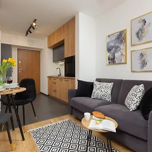  Апартаменты Praga Kokoryczki With Parking By Renters